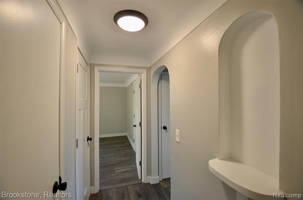 7565 Old Pond Drive, Clarkston, MI 48348 — Photo 27