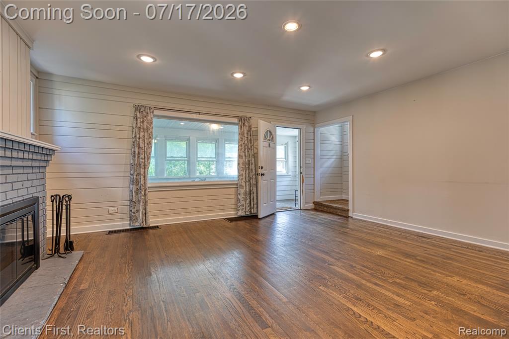 4258 Seeden Street, Waterford, MI 48329 — Photo 7