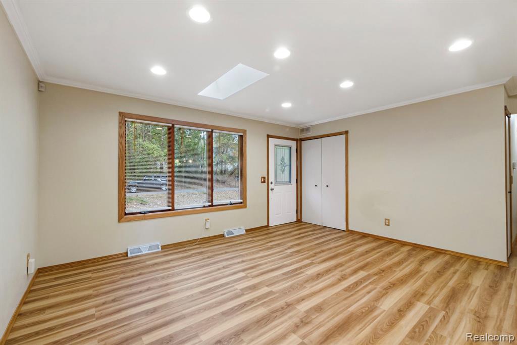 4535 Central Avenue, Clarkston, MI — Photo 4