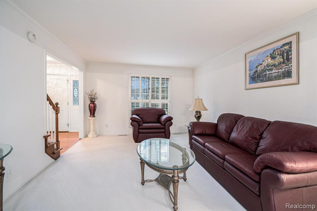 4600 WHITE TRILLIUM Drive S, Saginaw, MI 48603 — Photo 8
