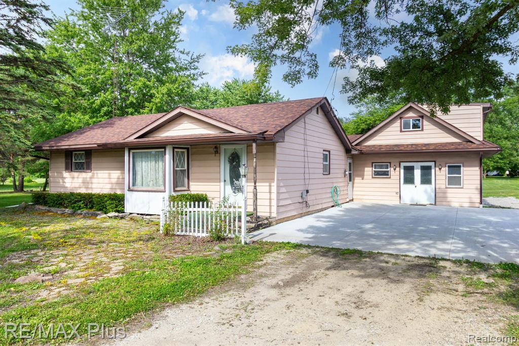 3350 N Belsay Road E, Flint, MI 48506 — Photo 2