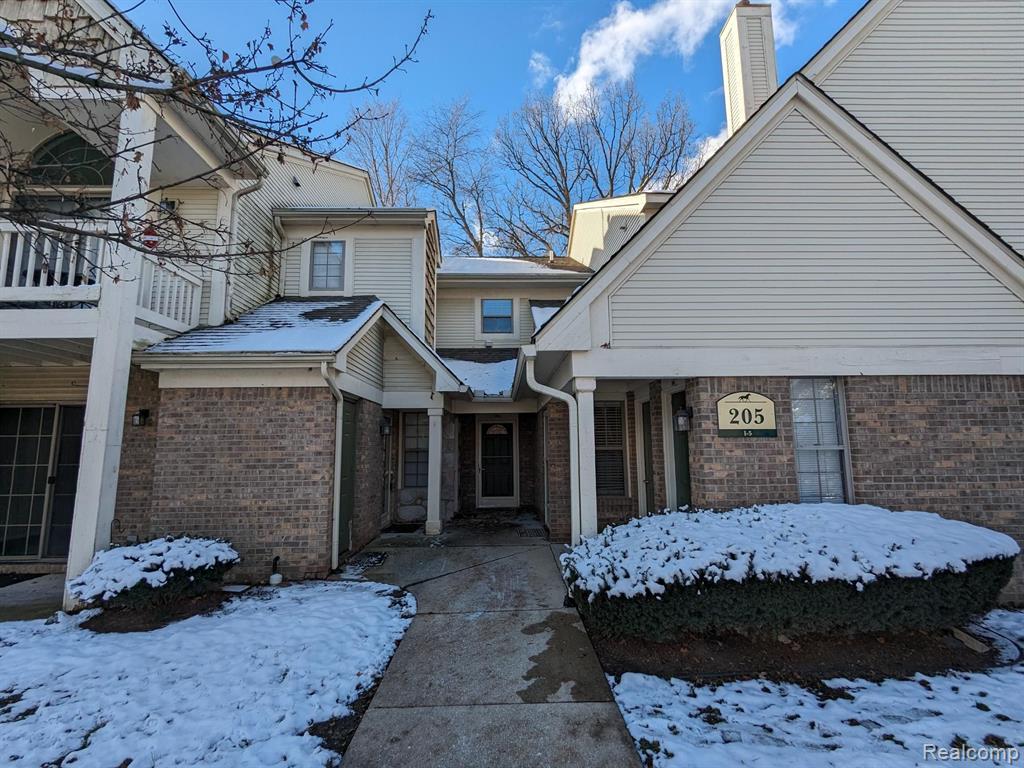 205 MAPLEWOOD, South Lyon, MI 48178 — front exterior