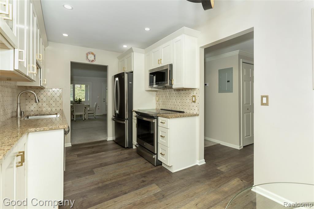 969 Wexford Way, Rochester Hills, MI 48307 — Photo 19