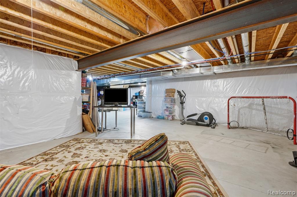 9001 Van Dusen Court, South Lyon, MI 48178 — Photo 35