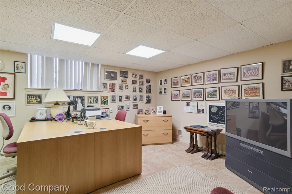 5104 Woodcliff Hill Road W, West Bloomfield, MI 48323 — Photo 45
