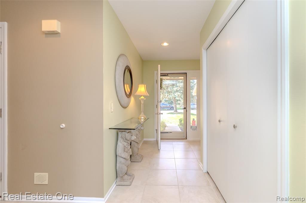 4575 Fairway Court, Waterford, MI 48328 — Photo 18
