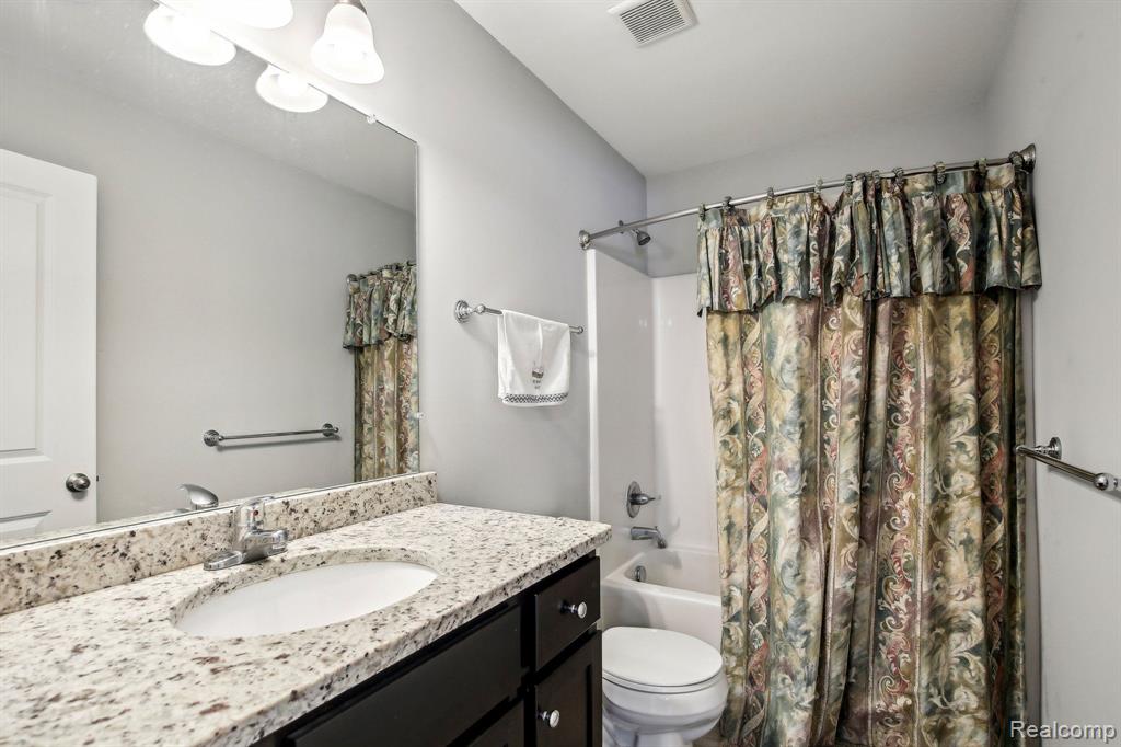 945 RIVER ROCK Drive, Holly, MI 48442 — Photo 25