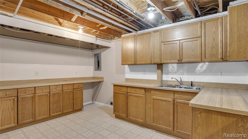 7113 Elmhurst, West Bloomfield, MI — Photo 41