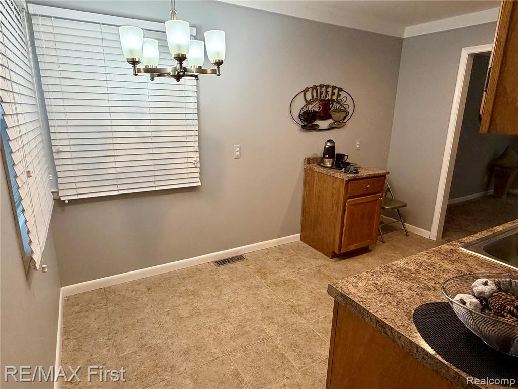 8642 Lozier Avenue, Warren, MI 48089 — Photo 8