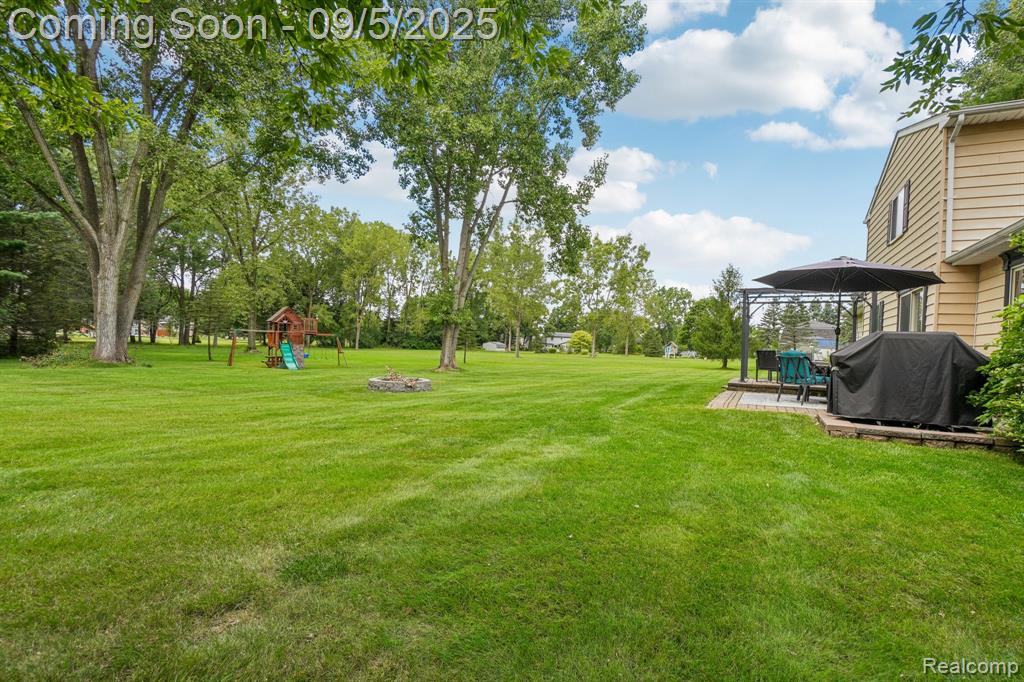 8127 Sleepy Time Court, Clarkston, MI 48348 — Photo 37