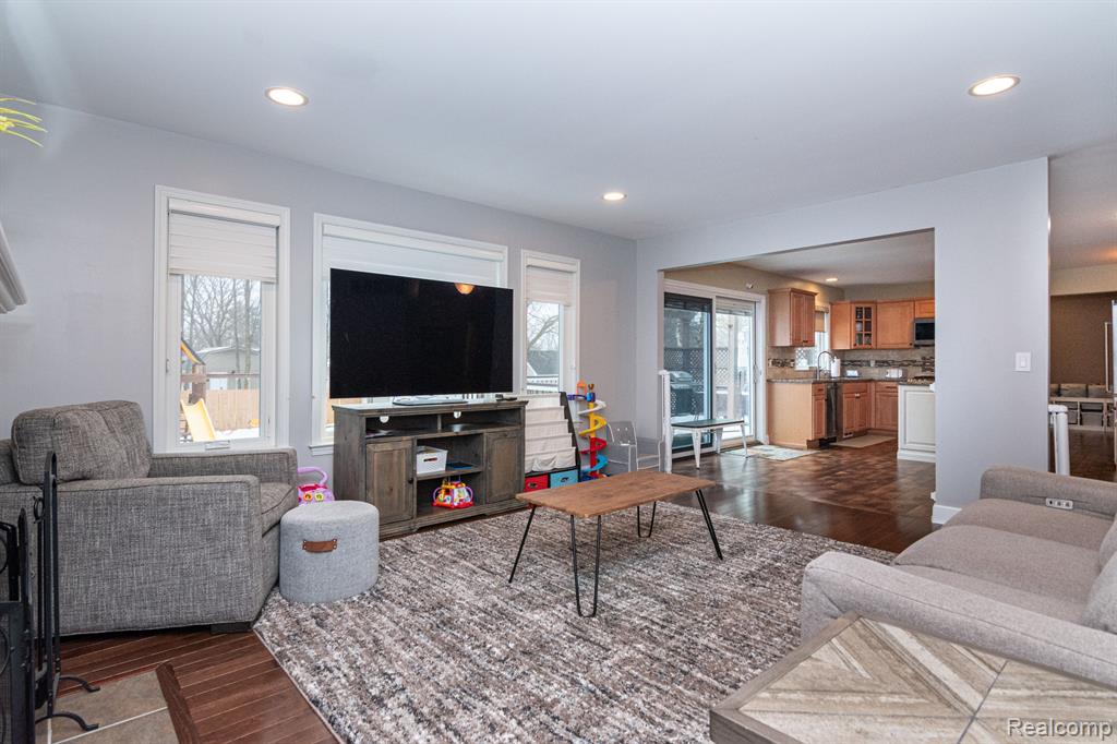 552 CROWN RIDGE Court, White Lake, MI — Photo 32