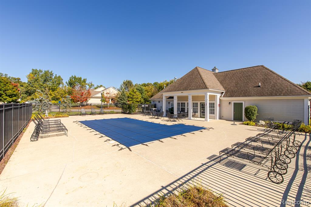 5710 Pinecroft Court, Clarkston, MI — Photo 43