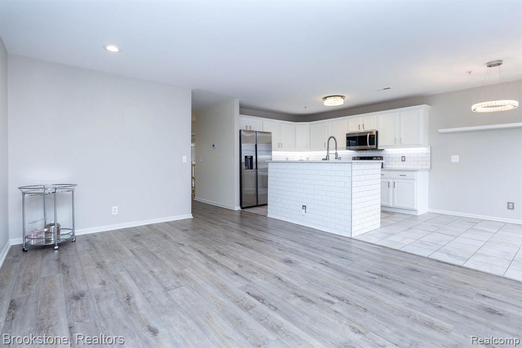 185 Amys Walk, Auburn Hills, MI 48326 — Photo 13