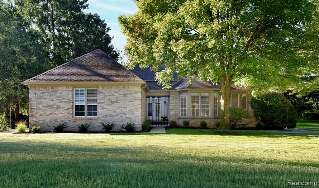 32175 Spruce Lane, Beverly Hills, MI 48025 — front exterior