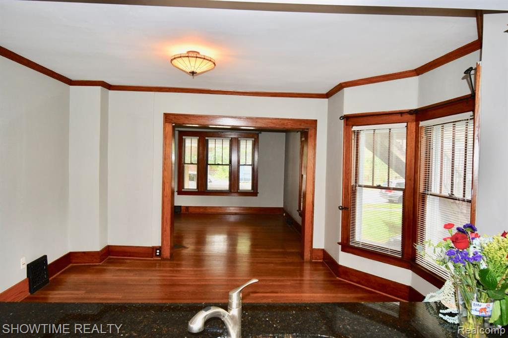 715 W 4TH Street, Royal Oak, MI 48067 — Photo 7