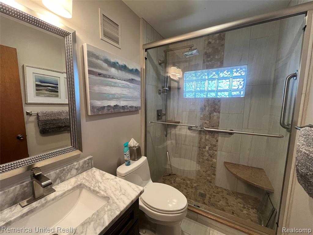 4533 Horseshoe Drive, Waterford, MI 48328 — Photo 15
