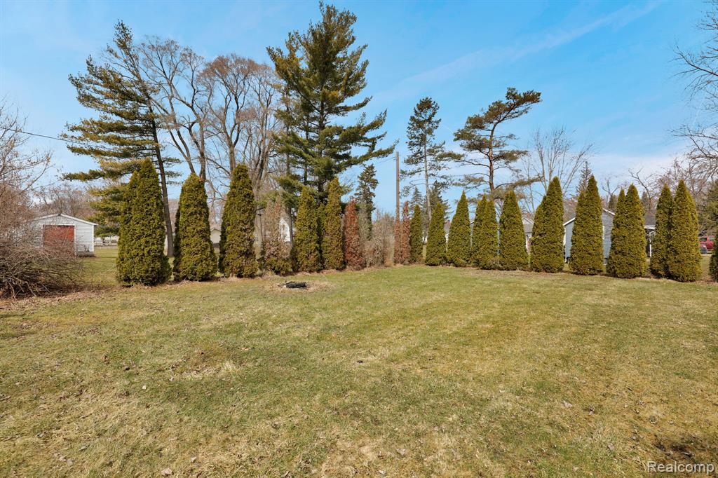 315 E Meier Avenue, Capac, MI 48014 — Photo 17