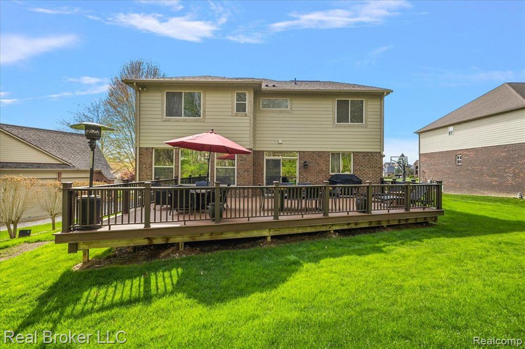 5633 GOLF POINTE Drive, Clarkston, MI 48348 — Photo 6