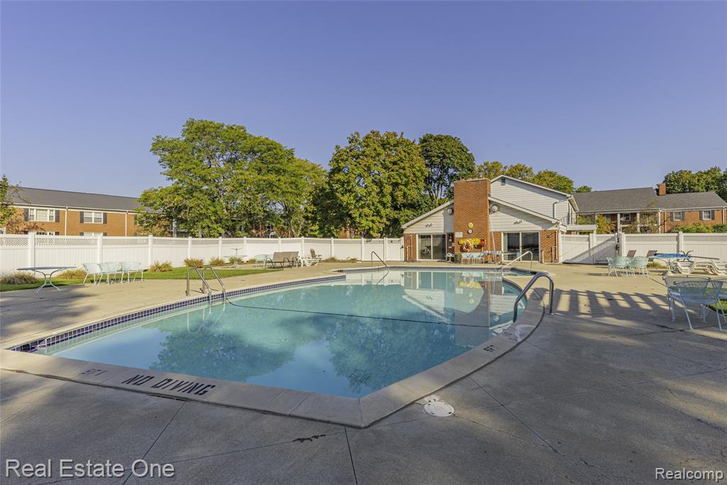 27630 W Echo Valley, 221, Farmington Hills, MI 48334 — Photo 45