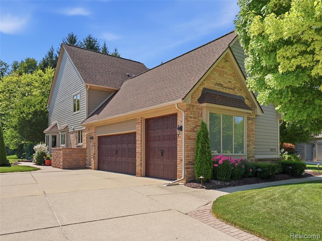 50173 Hedgeway Drive, Utica, MI 48317