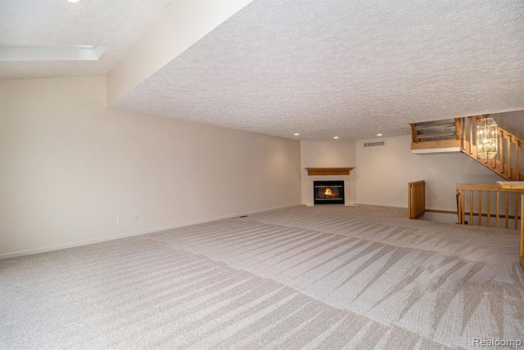 4946 Scenic Pines Court, Clarkston, MI — Photo 8