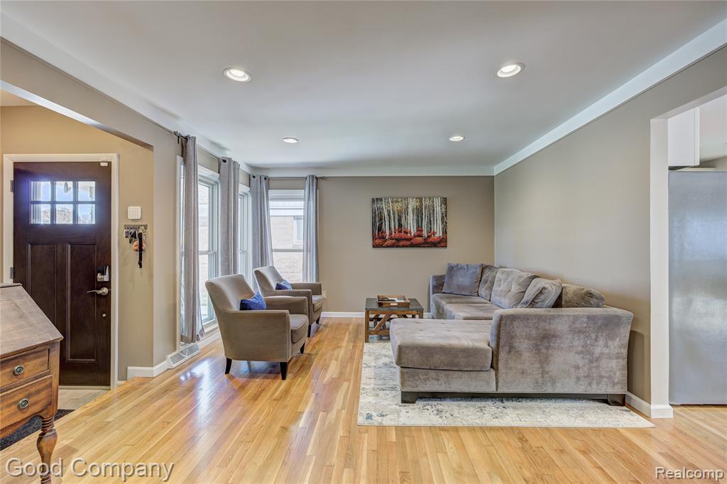 4248 Rosewold Avenue, Royal Oak, MI 48073 — Photo 3
