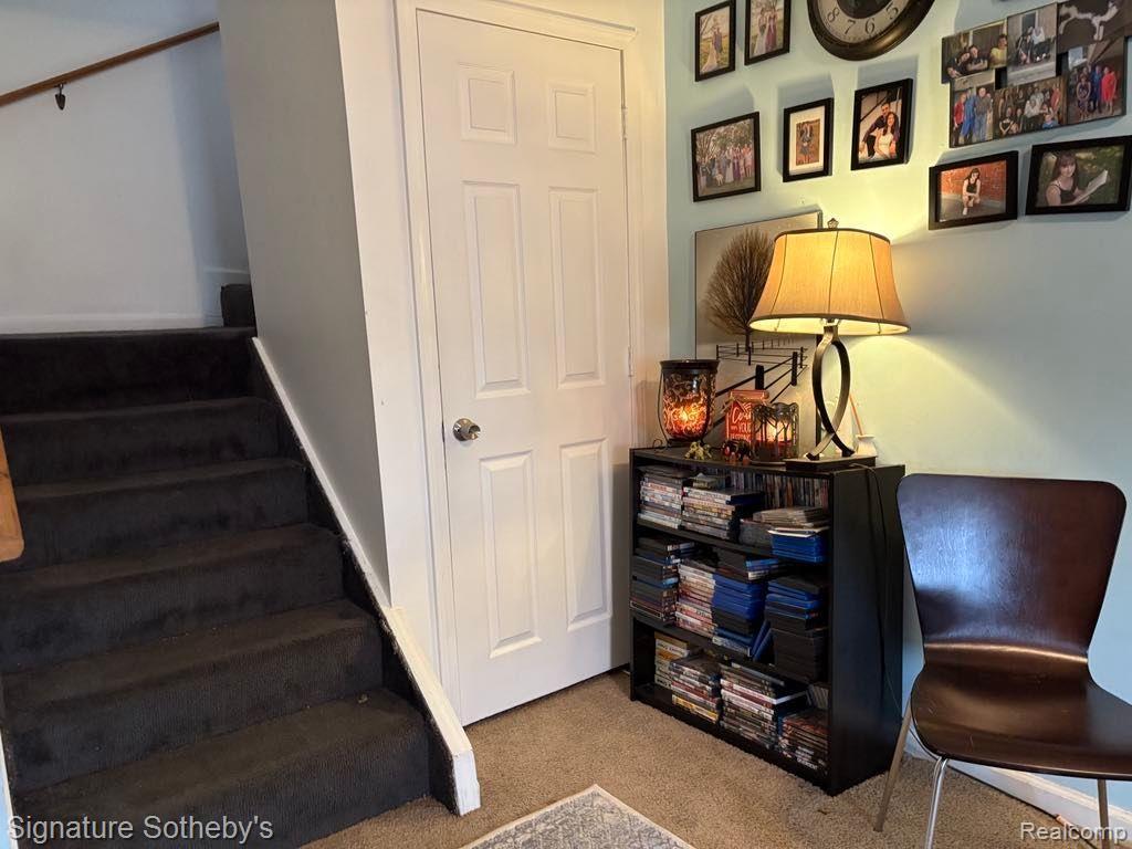 453 CENTRAL Avenue, Pontiac, MI 48341 — Photo 6