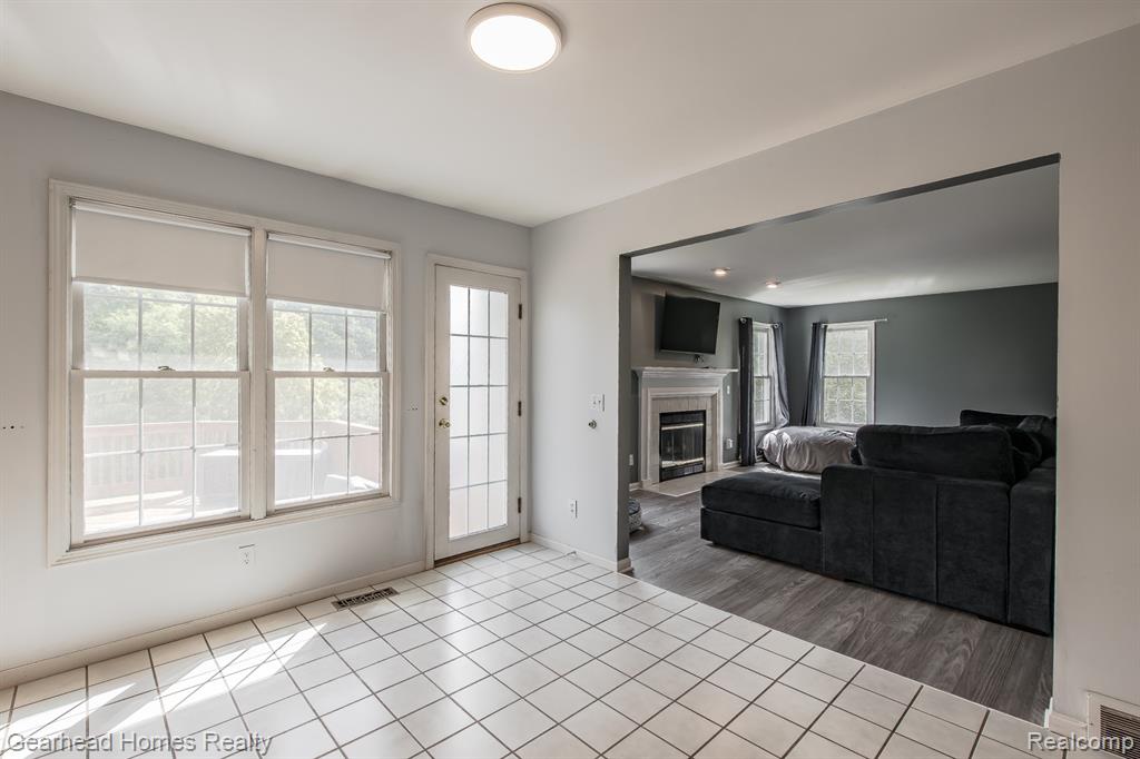 8088 Denton Hill Road, Fenton, MI 48430 — Photo 11