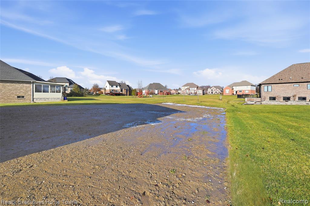 35701 Strongford Drive, New Baltimore, MI, 48047