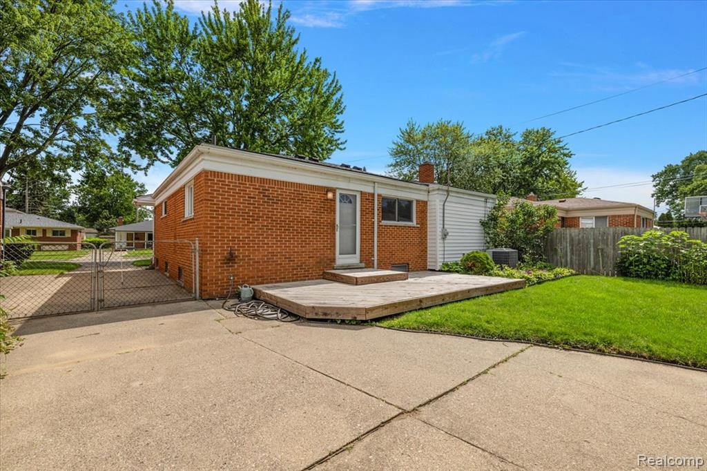 1271 Beaupre Avenue, Madison Heights, MI 48071 — Photo 48