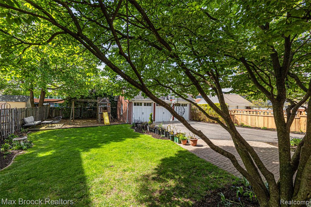 916 Knox Street, Birmingham, MI 48009 — Photo 32