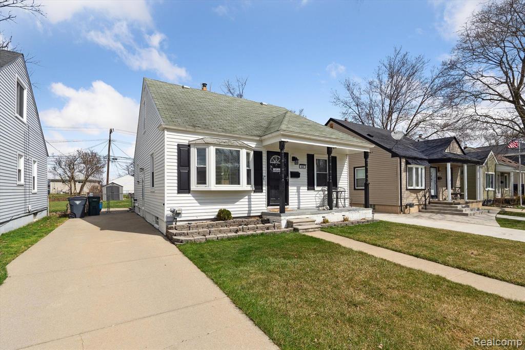 448 HIGHLAND Avenue, Clawson, MI — Photo 2