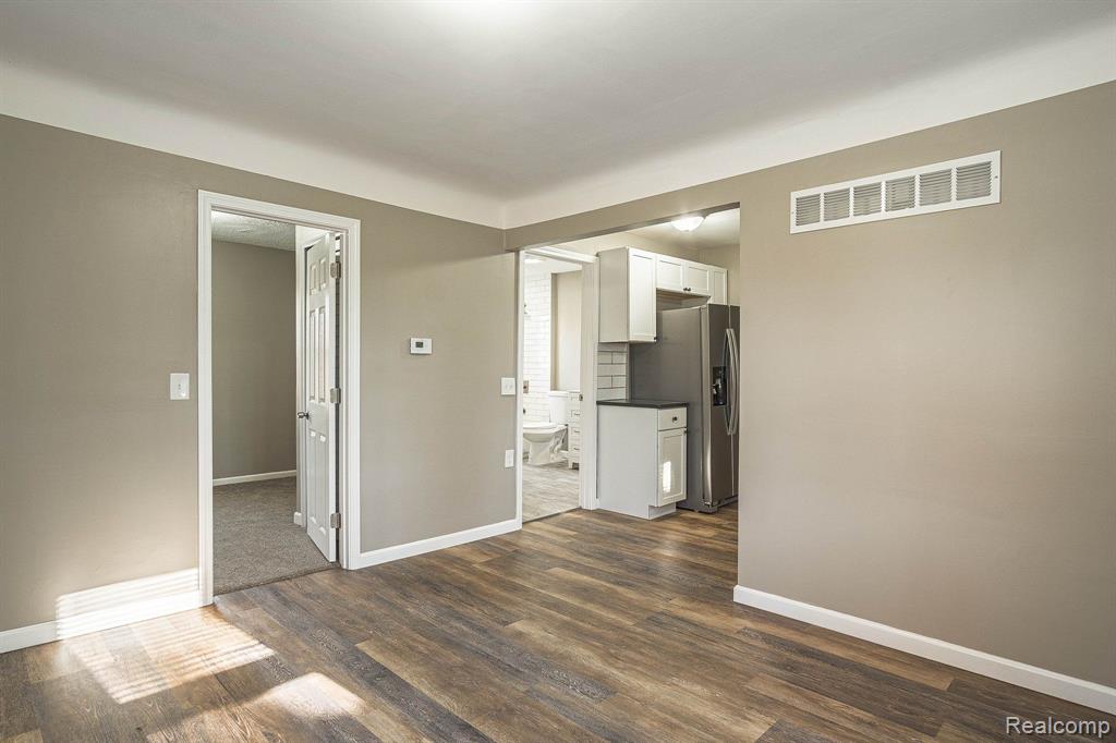 5604 BLACKMOOR Street, Commerce Twp, MI 48382 — Photo 12