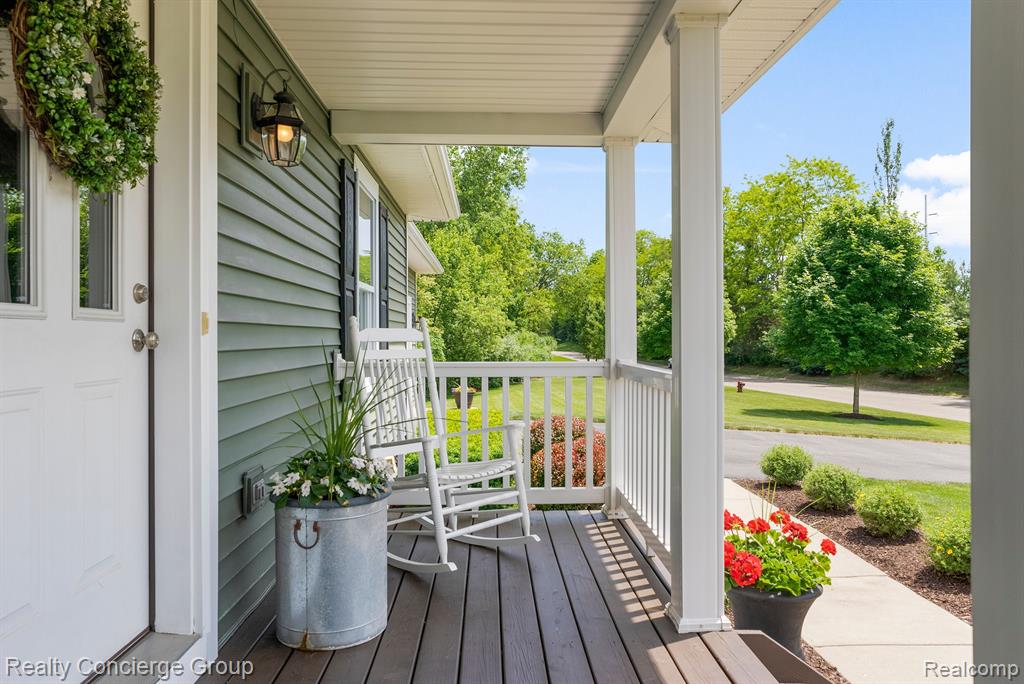 9801 BROOKFIELD Drive, Brighton, MI 48116 — Photo 10