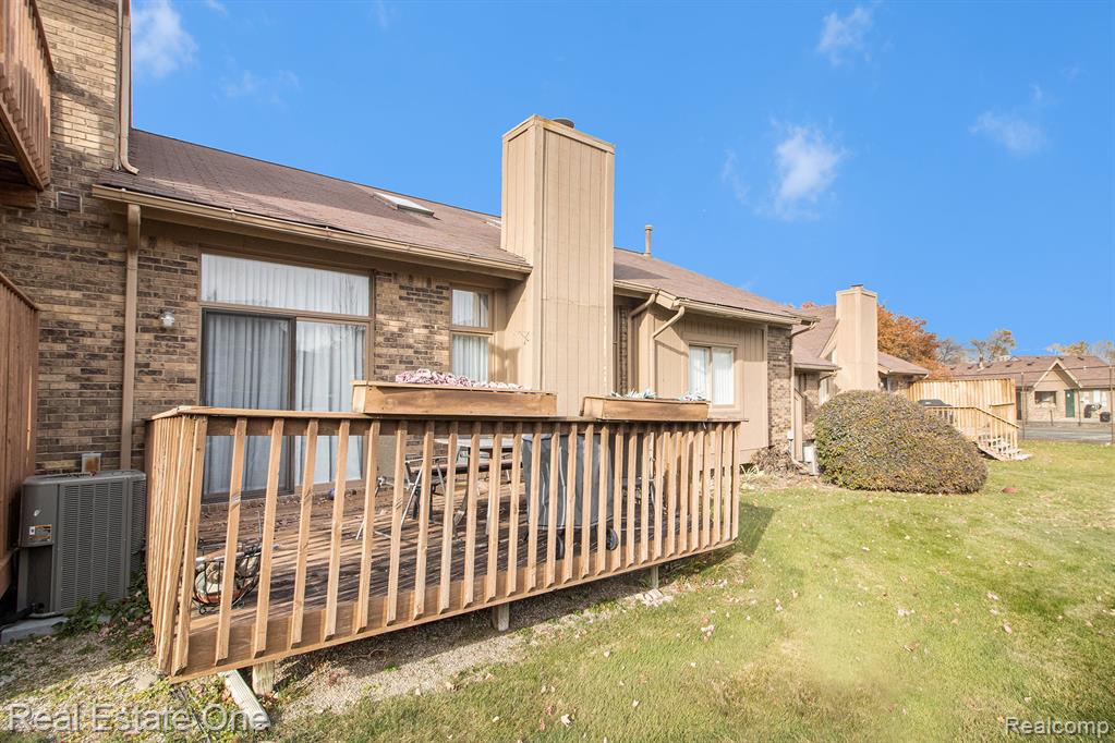 6121 Westbrooke Drive, 7, West Bloomfield, MI — Photo 21