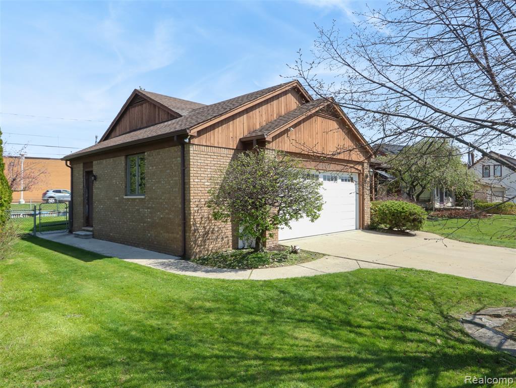 22419 Milner Street, Saint Clair Shores, MI 48081 — Photo 33