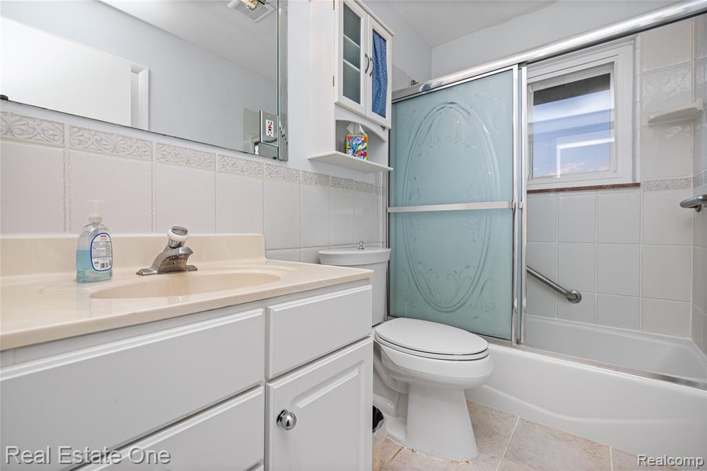 4416 S Shore Street, Waterford, MI 48328 — Photo 23