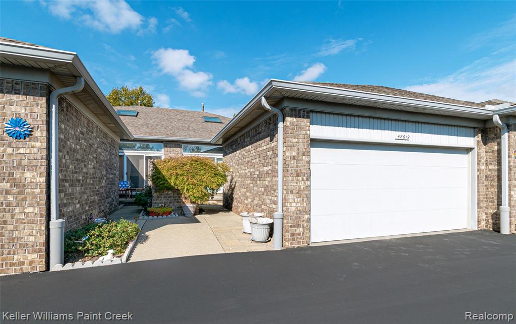 48619 Sugarbush Court, Shelby Twp, MI 48315 — Photo 3