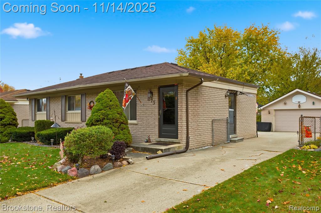 875 Meadowlake Road, Canton, MI 48188 — Photo 3