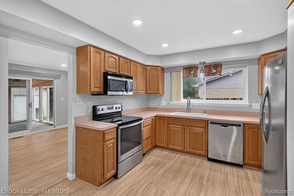 39795 Waldorf Drive, Clinton Twp, MI 48038 — Photo 14