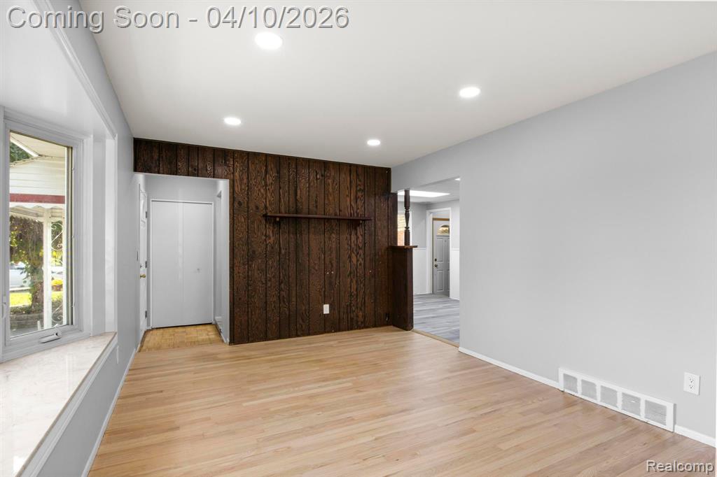 6171 Kingsbury Street, Dearborn Heights, MI 48127 — Photo 8