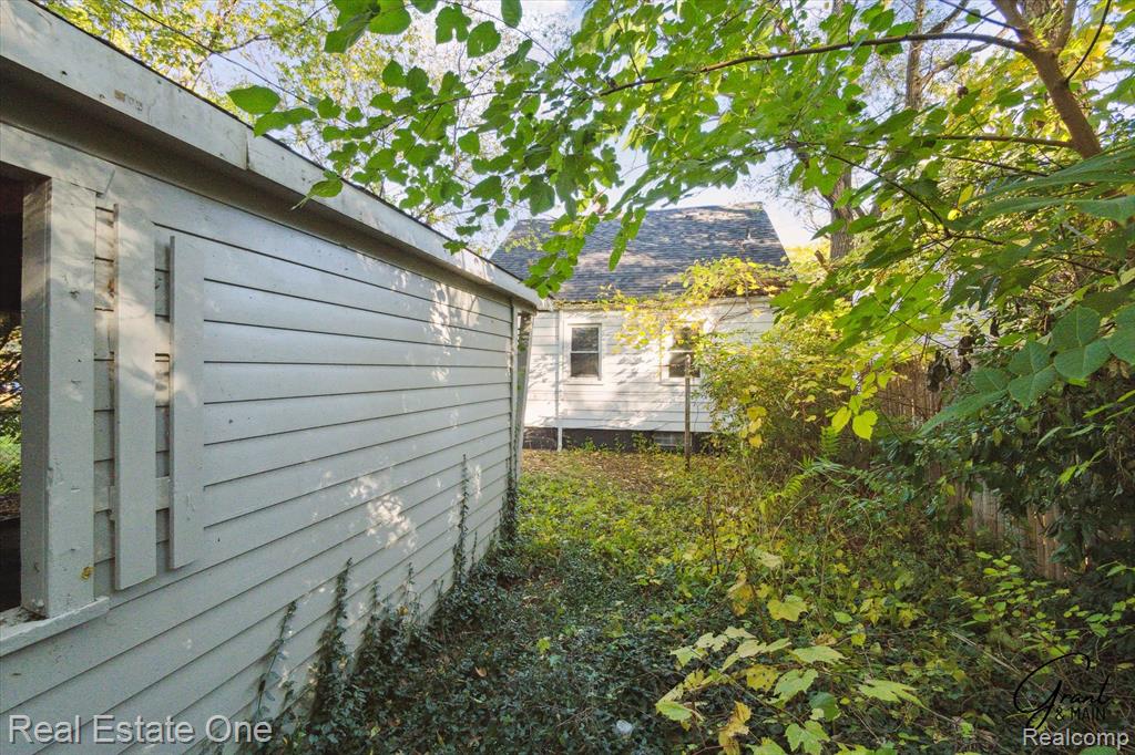19439 W Chicago Street, Detroit, MI 48228 — Photo 37