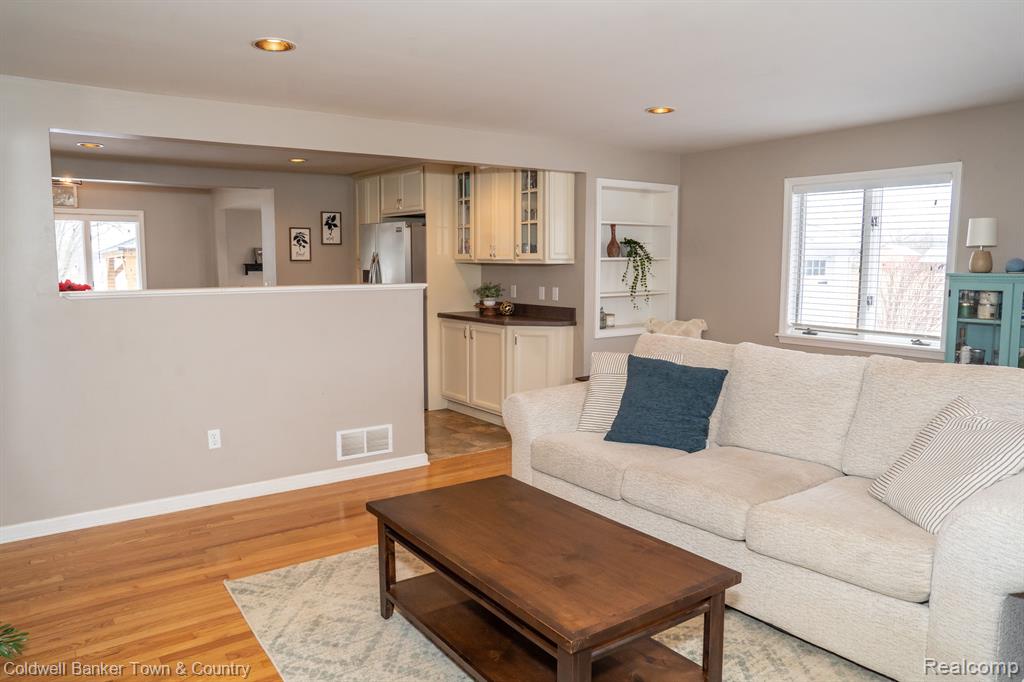 5735 Fowlerville Road, Fowlerville, MI 48836 — Photo 12