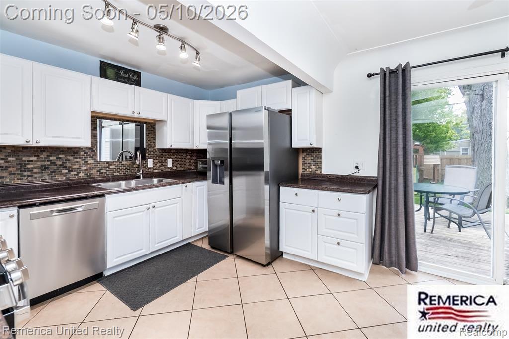 21514 Wheeler Street, Farmington, MI 48336 — Photo 16