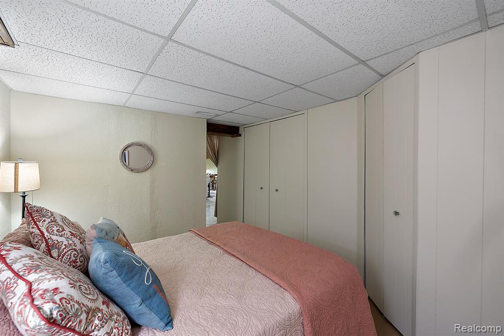 813 ABBEY Lane, Milford, MI 48381 — Photo 31