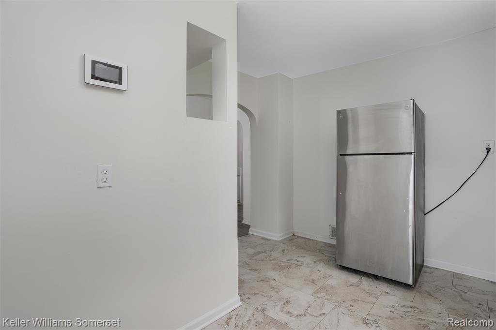 664 Emerson Avenue, Pontiac, MI 48340 — Photo 10