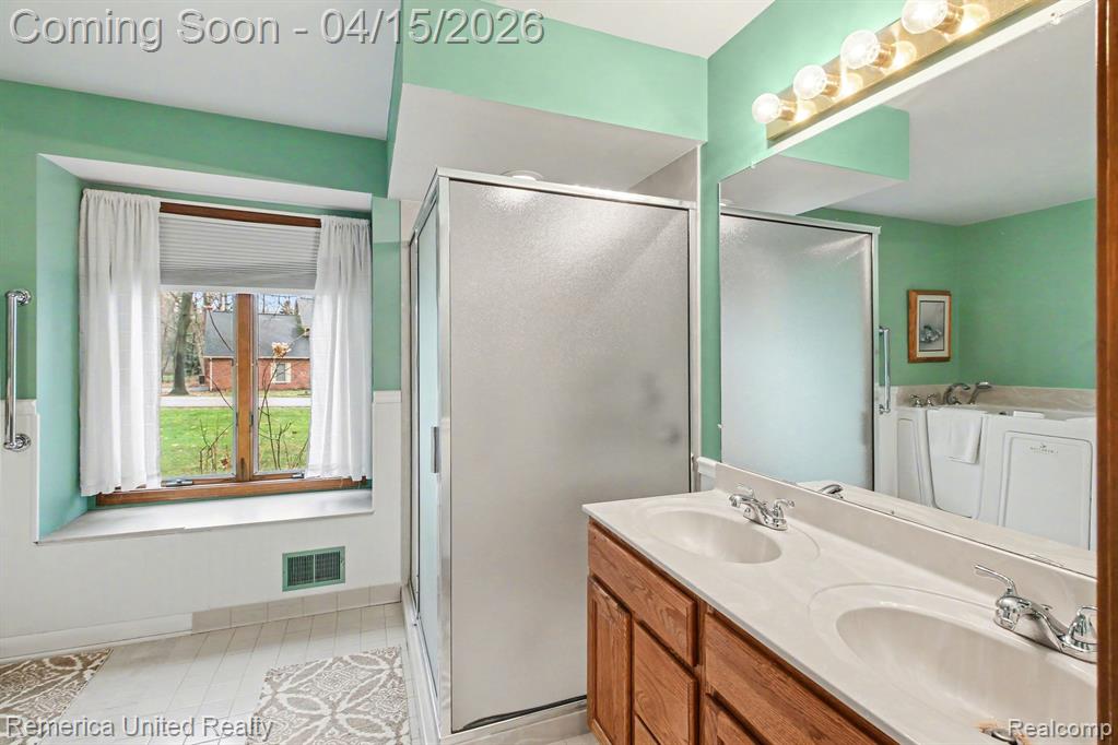 5440 Glenway Drive, Brighton, MI 48116 — Photo 15