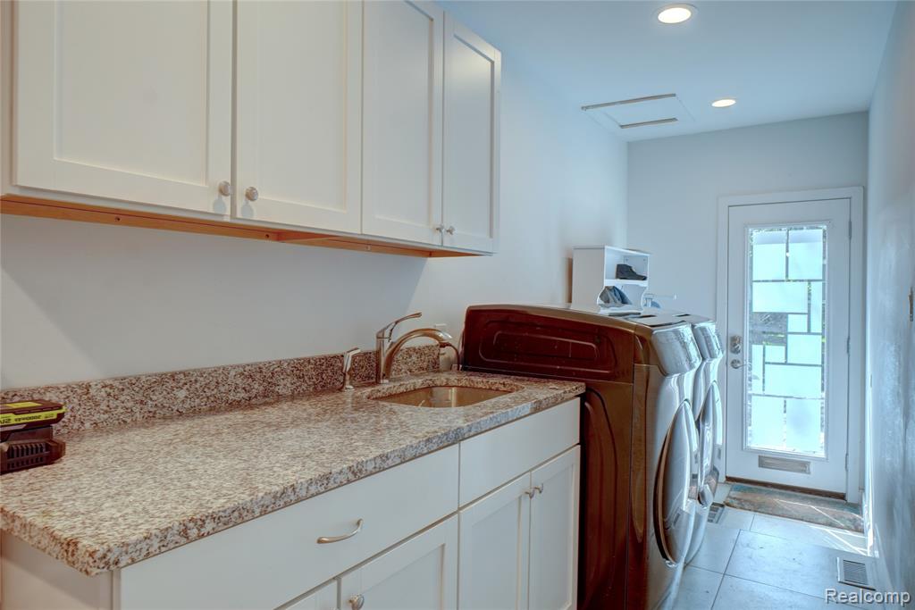 19341 Devonshire Street, Beverly Hills, MI 48025 — Photo 22