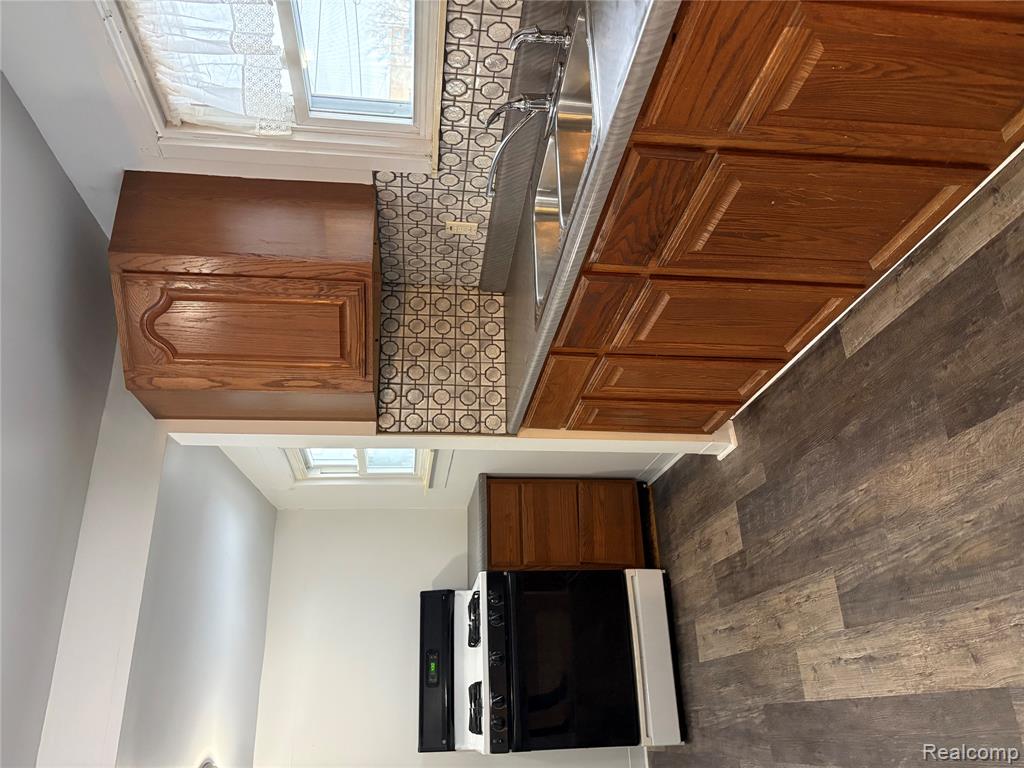 619 E Dartmouth Street, Flint, MI 48505 — Photo 8