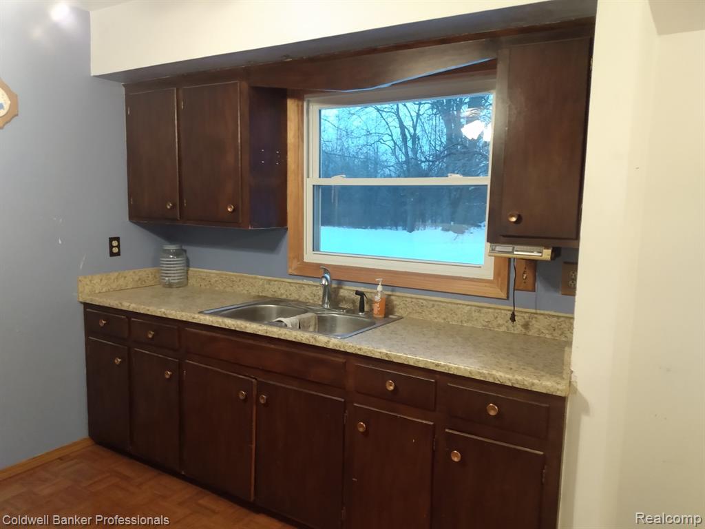 7071 Brittwood Lane, Flint, MI 48507 — Photo 19
